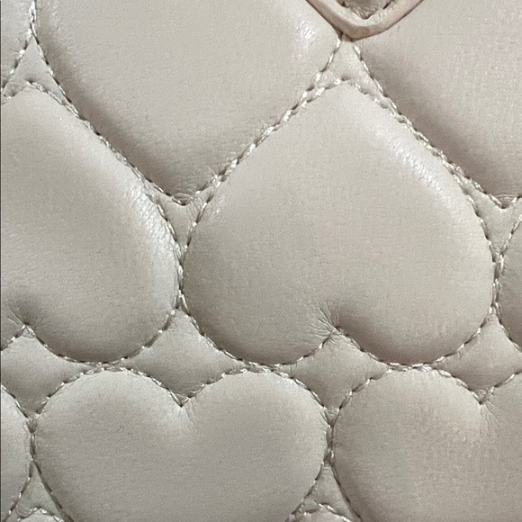 Betsey Johnson | “XO Roxie” w/ Crossbody & 2 Bag Charms (includes gift box) - Picture 8 of 12